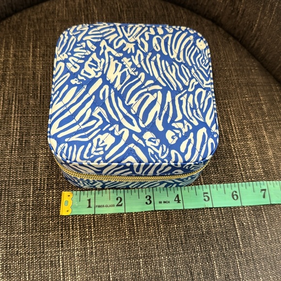 Lilly Pulitzer Jewelry Case in Zee Bebe - Picture 4 of 7